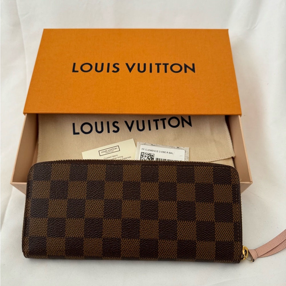 Authentic Gently Used Louis Vuitton Clémence Wallet. Damier Rose Ballerine Pink